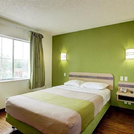 Park Inn By Radisson, Aurora Exterior photo